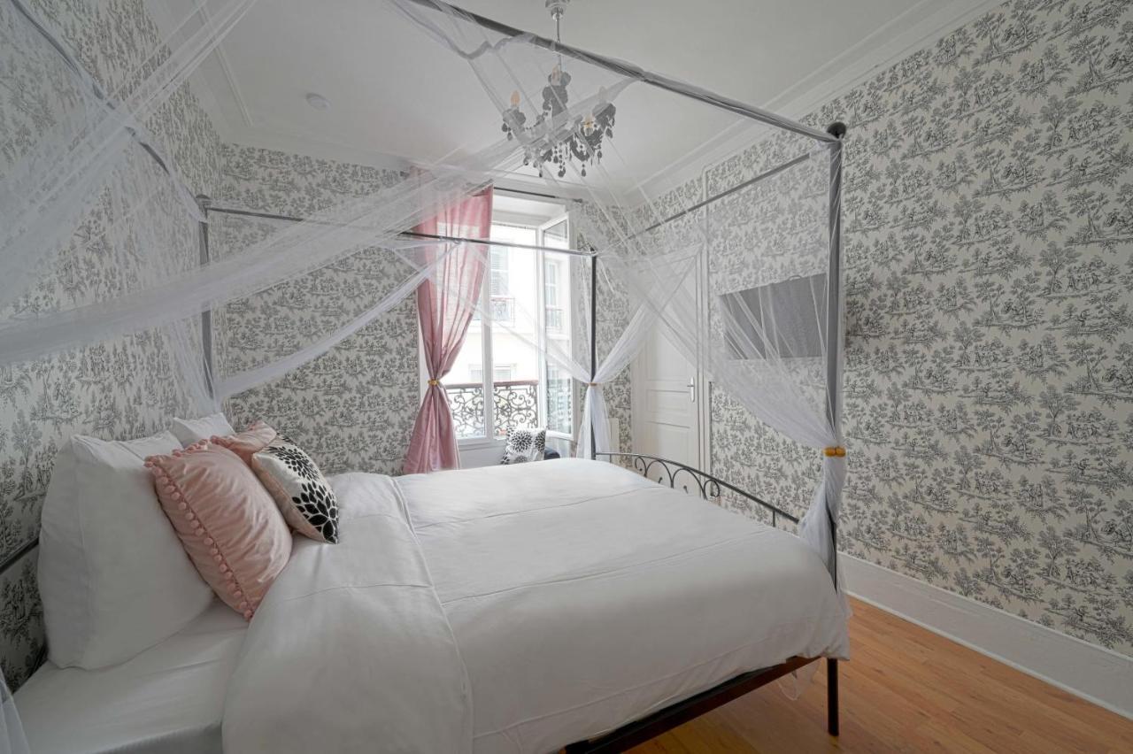 Appartement Black & White - Chic & Petit Maison- Pigalle 9eme Parijs